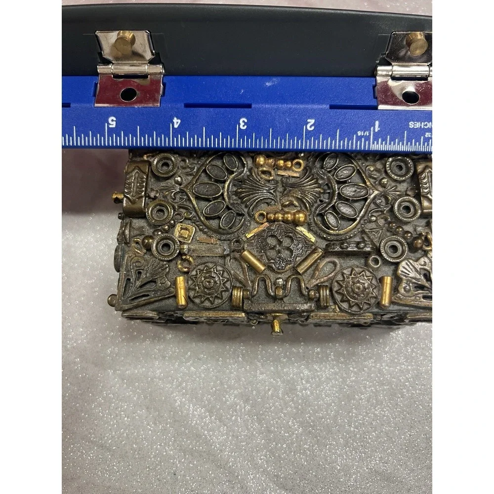 UNIQUE VINTAGE TRINKET BOX A LITTLE OF ALL‎ 4.5 X 3.5 (1505)